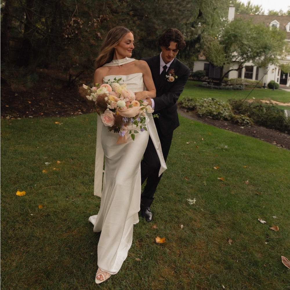 Alyssa Kristin Colette Wedding Dress – Size 4 – Light Ivory Satin